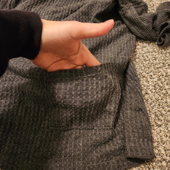 AE Gray Waffle Knit Cardigan - Picture 4 of 5